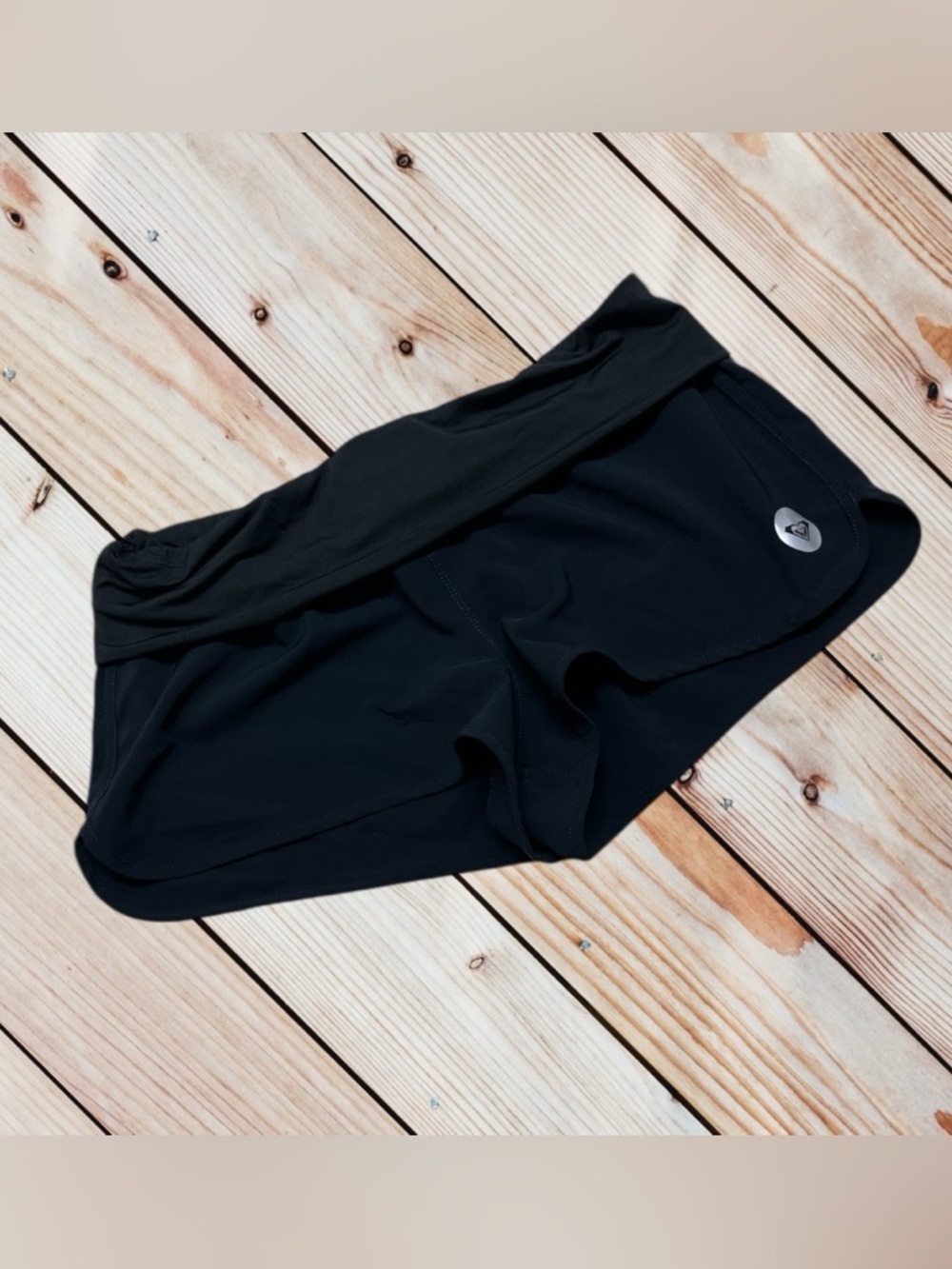 Roxy M black endless summer fold over 2” board shorts - Picture 2 of 14